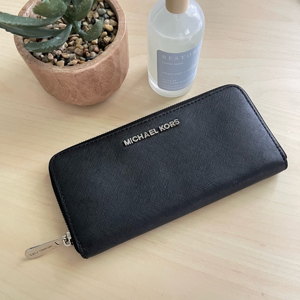 MK long wallet
